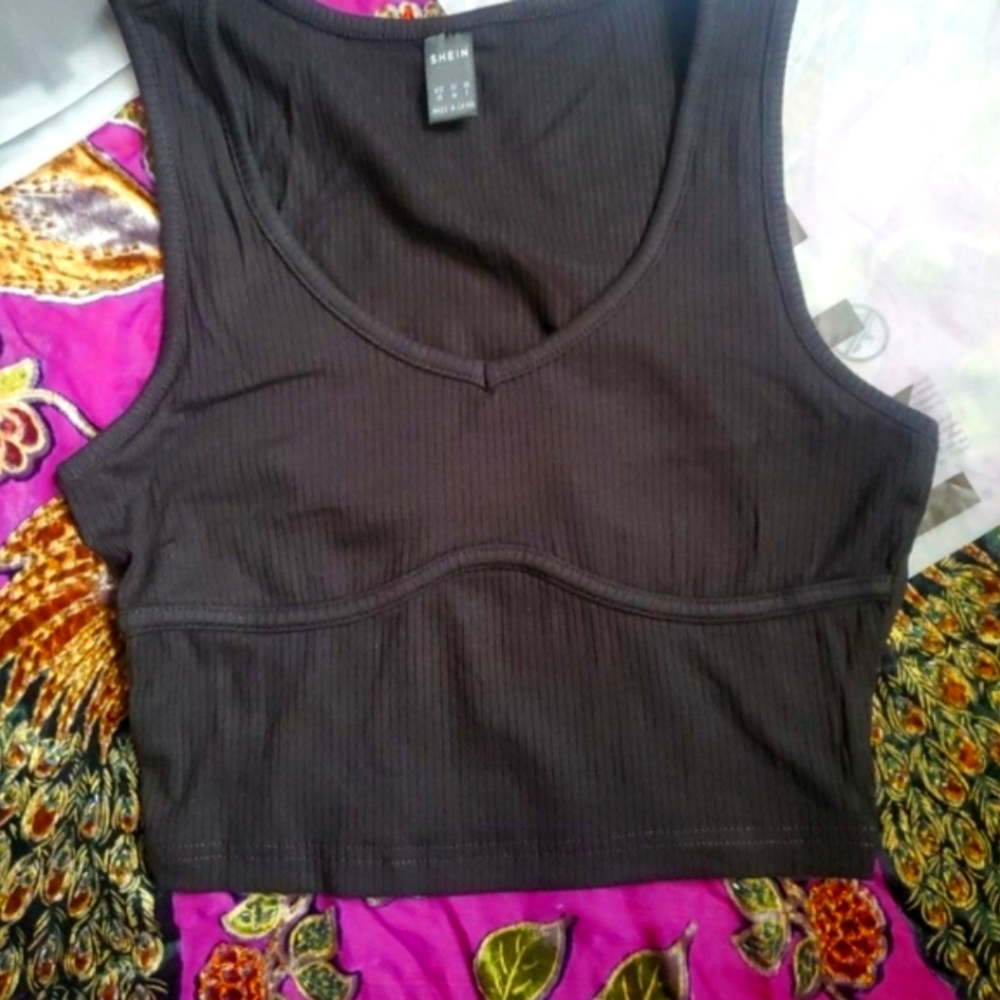 BRAND NEW BLACK CROP TOP